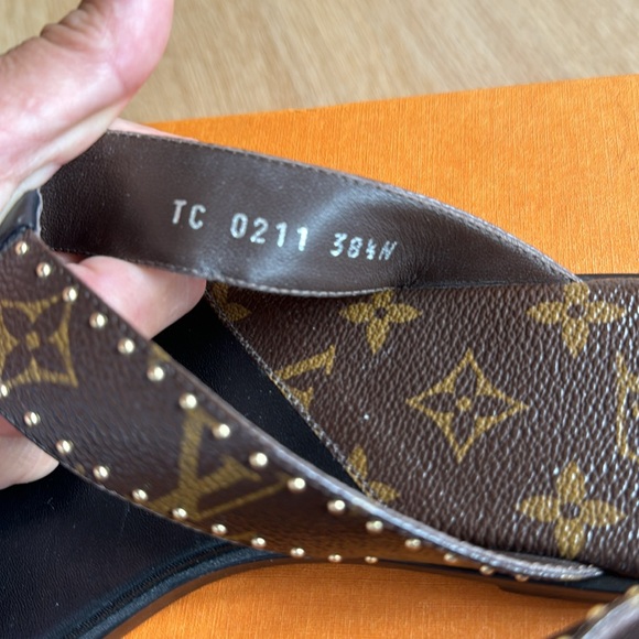 Authentic Louis Vuitton monogram sunny flat thong - Picture 5 of 5